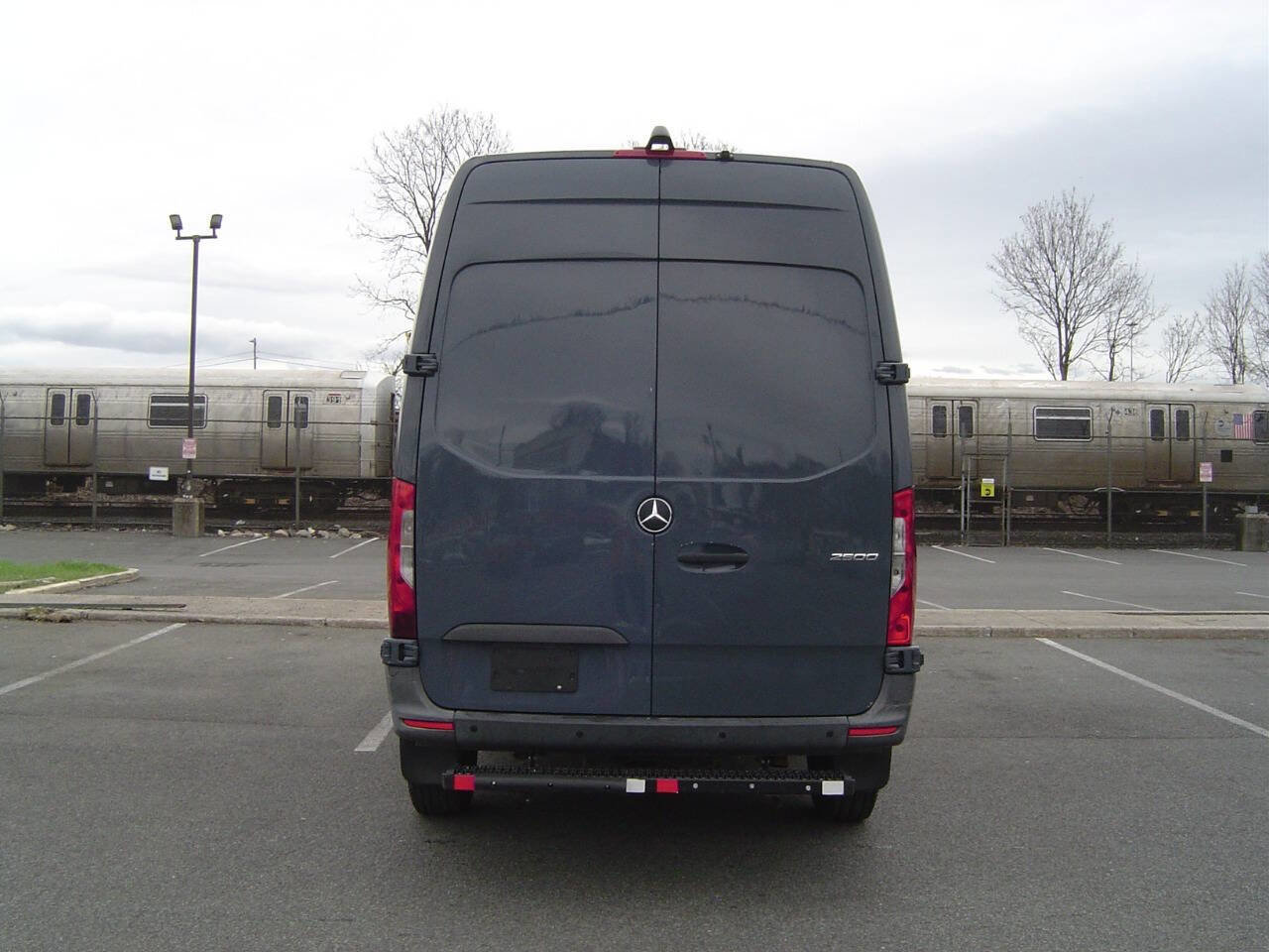 Used 2019 Mercedes-Benz Sprinter 144 image 5
