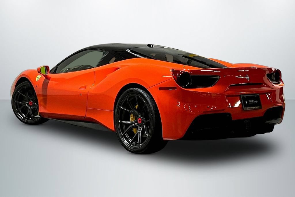 Used 2018 Ferrari 488 GTB RWD image 5