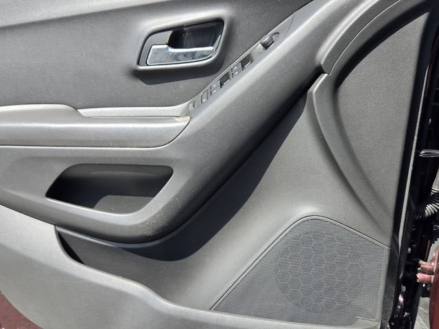 Used 2020 Chevrolet Trax LT w/ LT Convenience Package FWD image 27