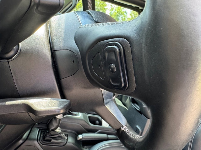 Used 2021 Jeep Wrangler Unlimited Sahara AWD/4WD image 13