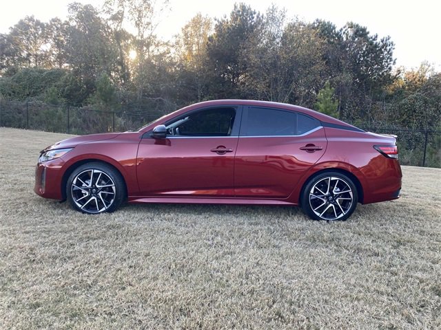 Used 2024 Nissan Sentra SR w/ SR Premium Package image 9