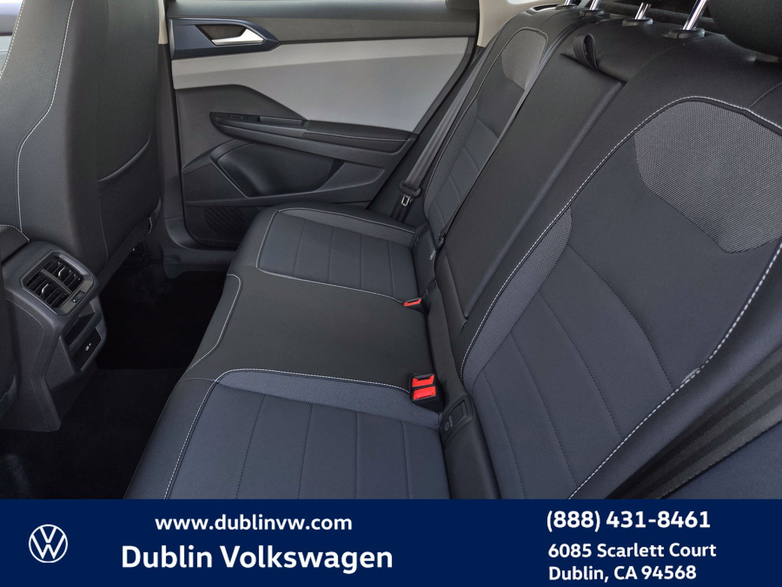 Certified 2024 Volkswagen Taos SE FWD image 12