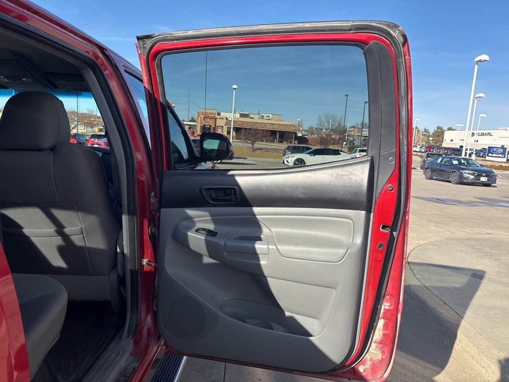 Used 2015 Toyota Tacoma 4x4 Double Cab image 28