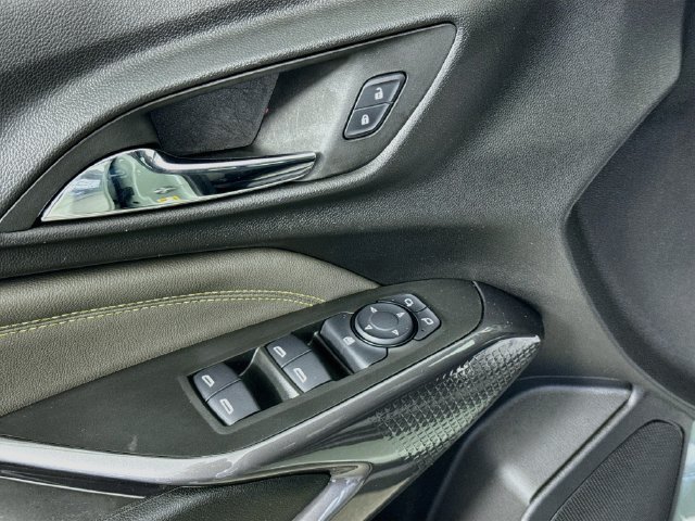 Used 2025 Chevrolet Trax ACTIV FWD image 18