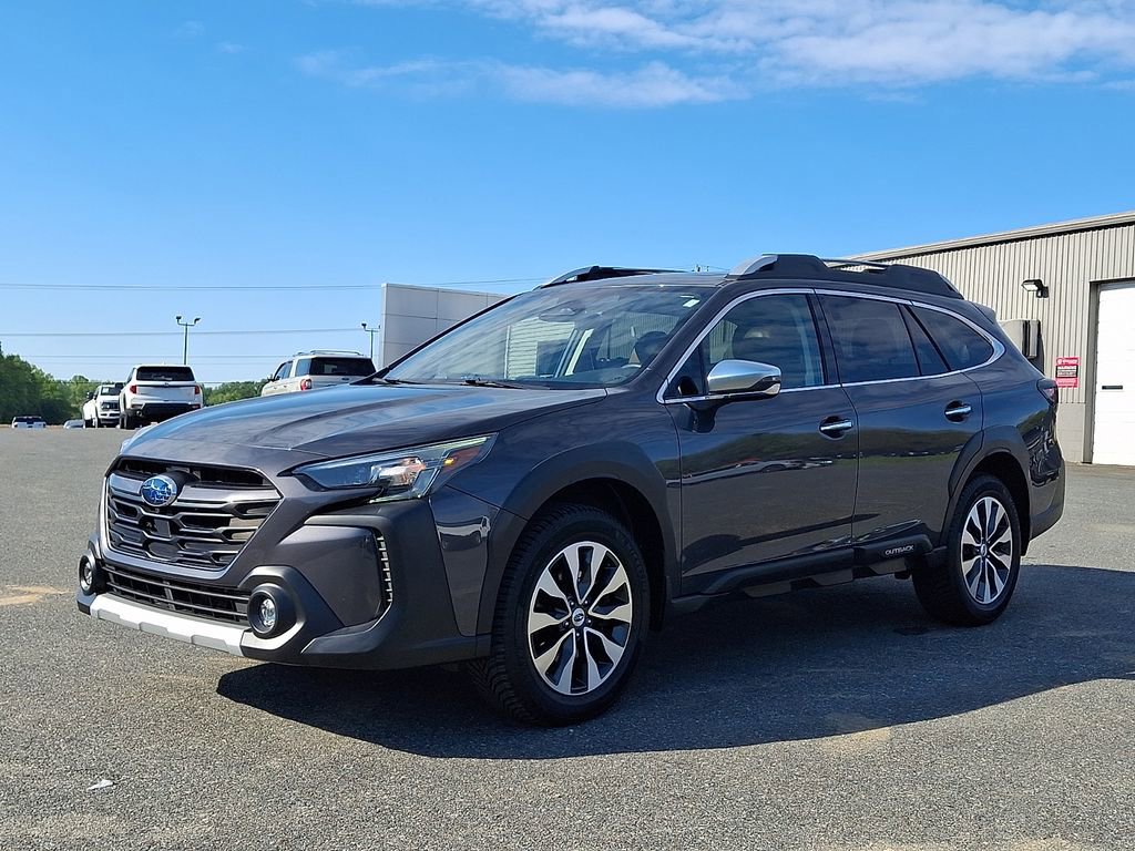 Used 2023 Subaru Outback Touring XT AWD/4WD image 3