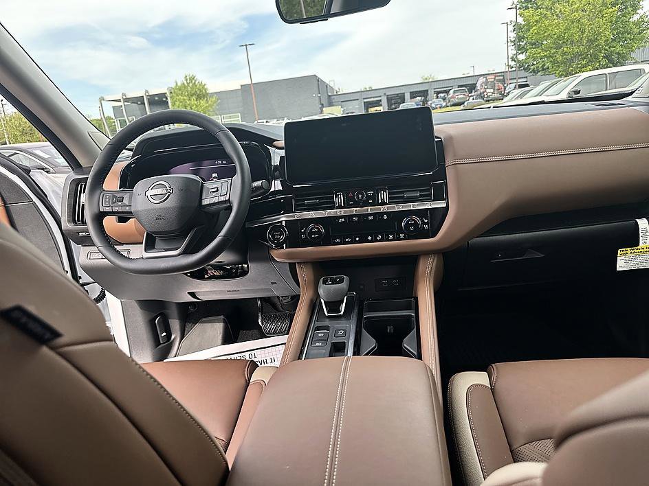 Certified 2026 Nissan Pathfinder Platinum image 18