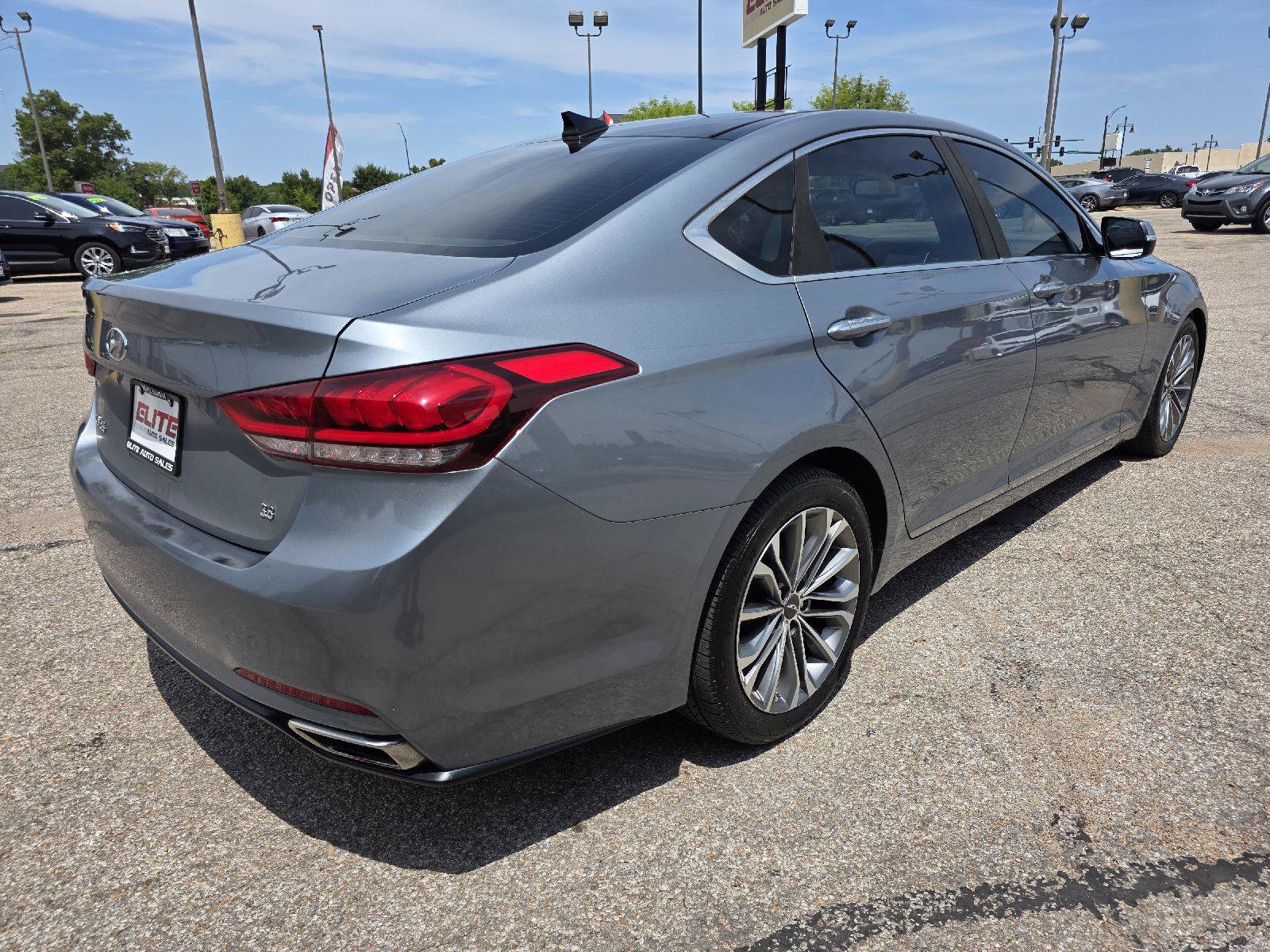Used 2015 Hyundai Genesis 3.8 w/ Option Group 02 RWD image 5