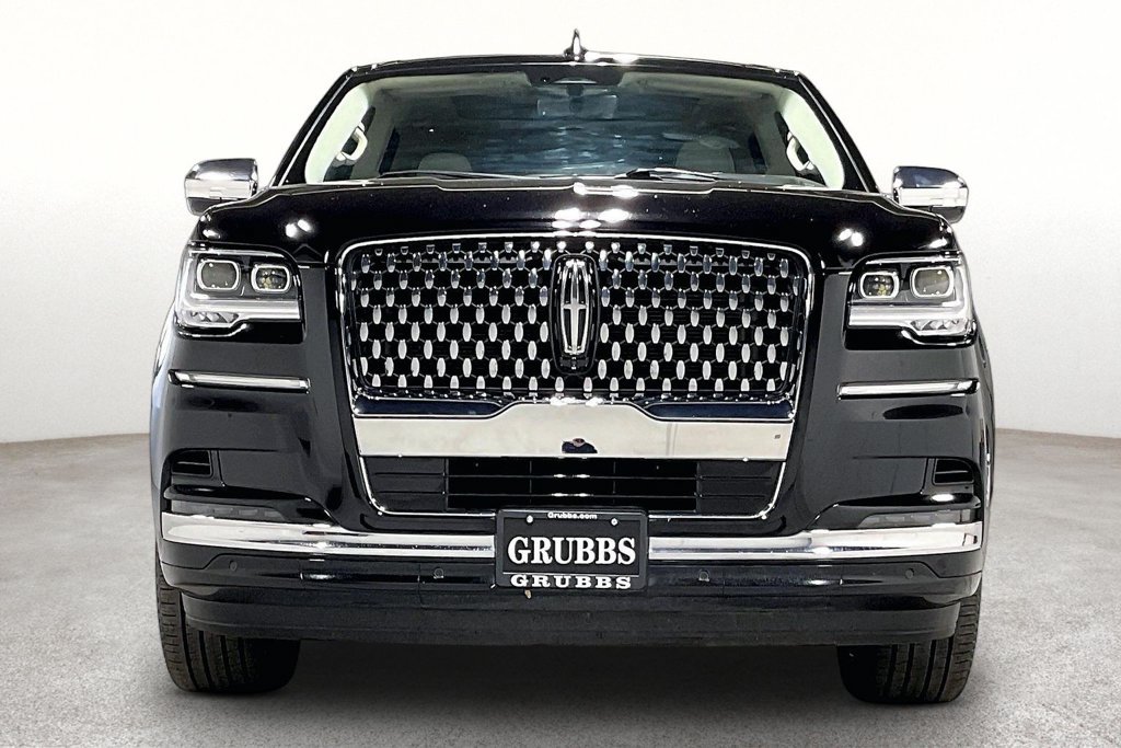 Used 2024 Lincoln Navigator Black Label AWD/4WD image 4