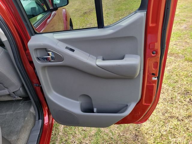 Used 2016 Nissan Frontier SV w/ SV Value Truck Package AWD/4WD image 29
