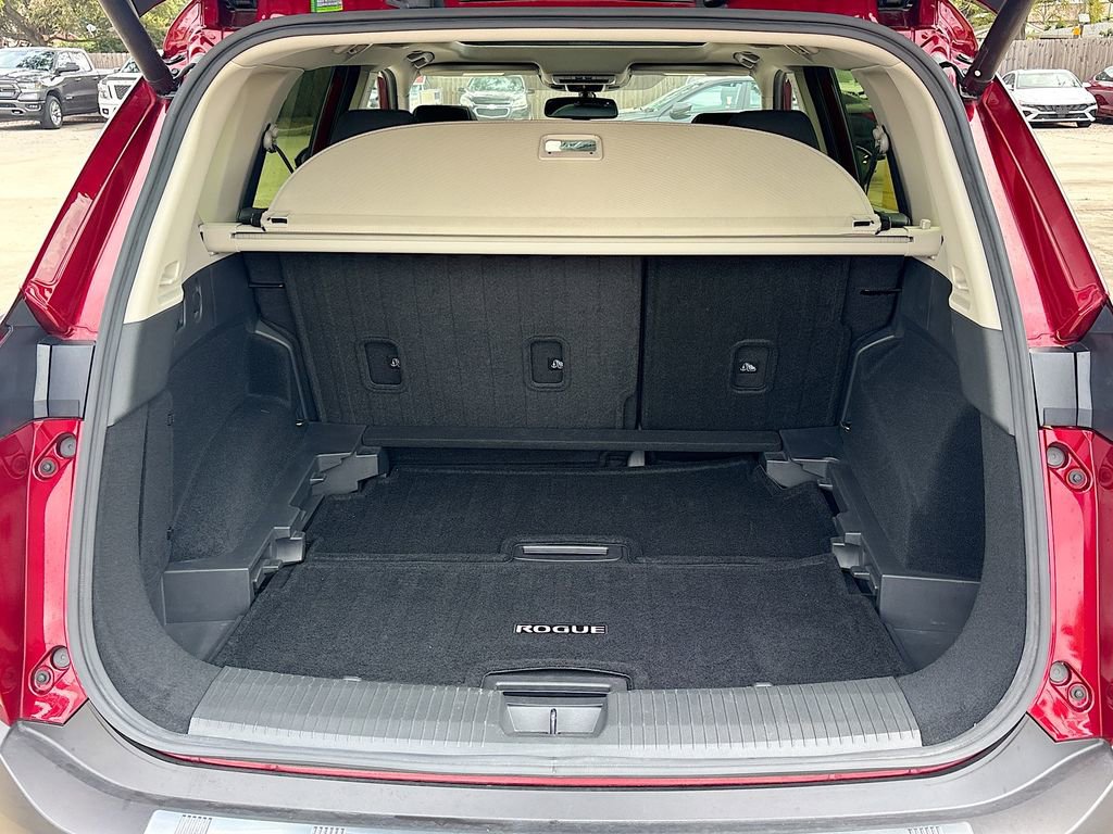 Used 2023 Nissan Rogue Platinum image 28