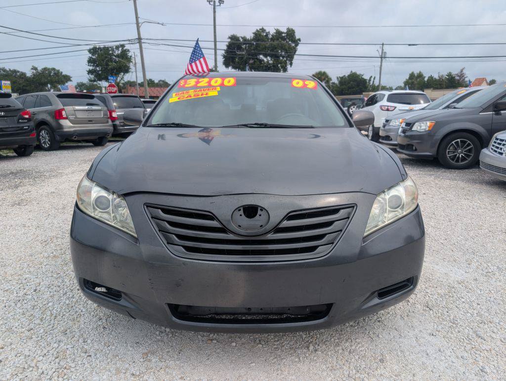 Used 2009 Toyota Camry SE FWD image 2