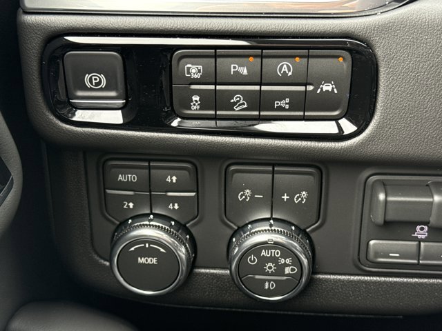 New 2026 GMC Yukon XL Elevation w/ Elevation Premium Package image 27