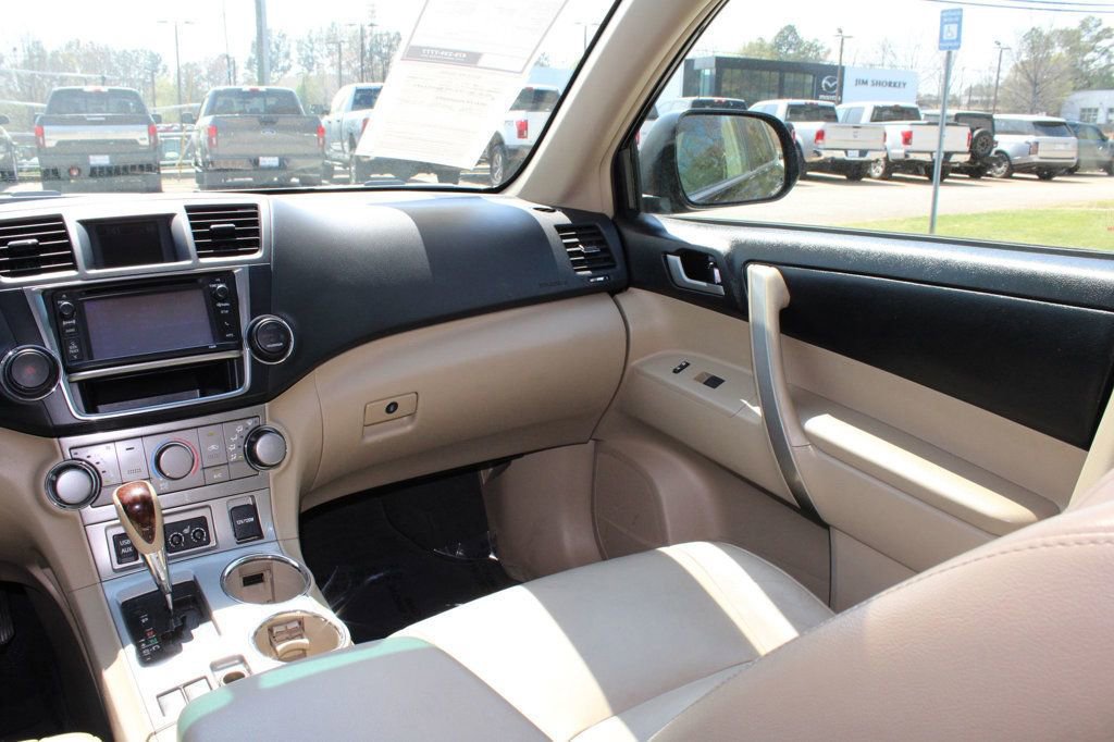 Used 2013 Toyota Highlander SE AWD/4WD image 23