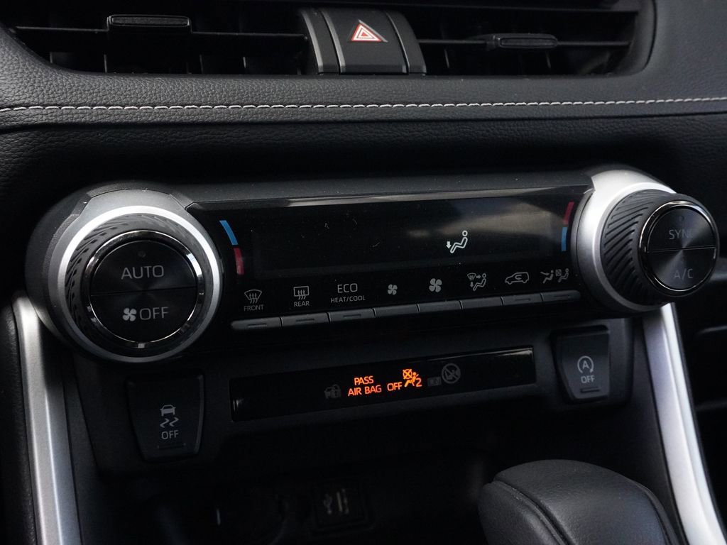 Used 2025 Toyota RAV4 XLE image 38