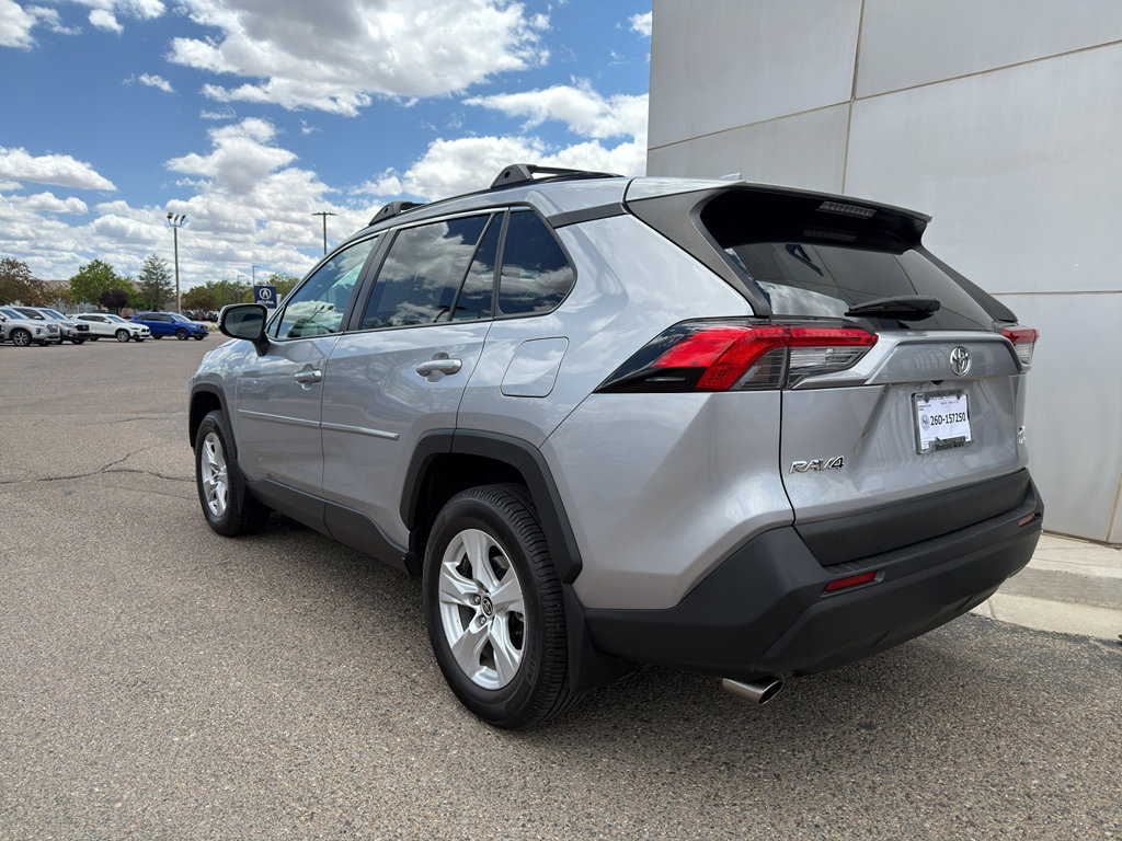 Used 2021 Toyota RAV4 XLE w/ Carpet Mat Package (TMS) AWD/4WD image 5