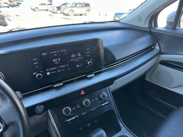 Used 2022 Kia Carnival LX image 37