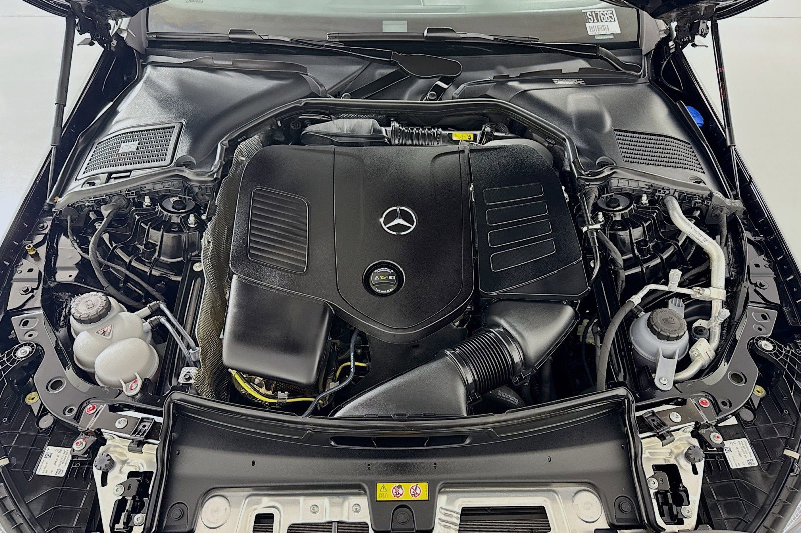 Certified 2025 Mercedes-Benz C 300 Sedan image 11