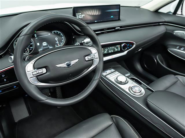 Used 2025 Genesis GV70 2.5T w/ Advanced Package AWD/4WD image 18
