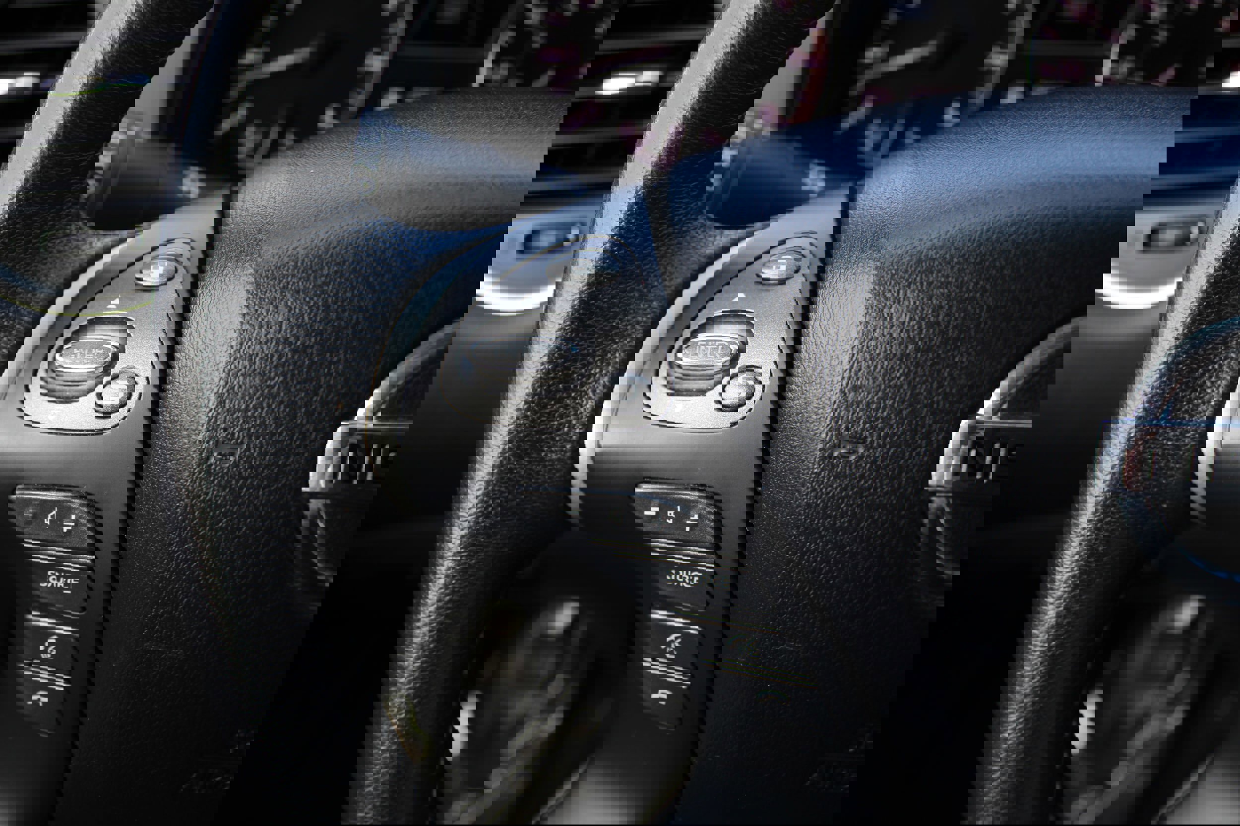 Used 2013 Nissan Pathfinder SL w/ Cargo Pkg image 25