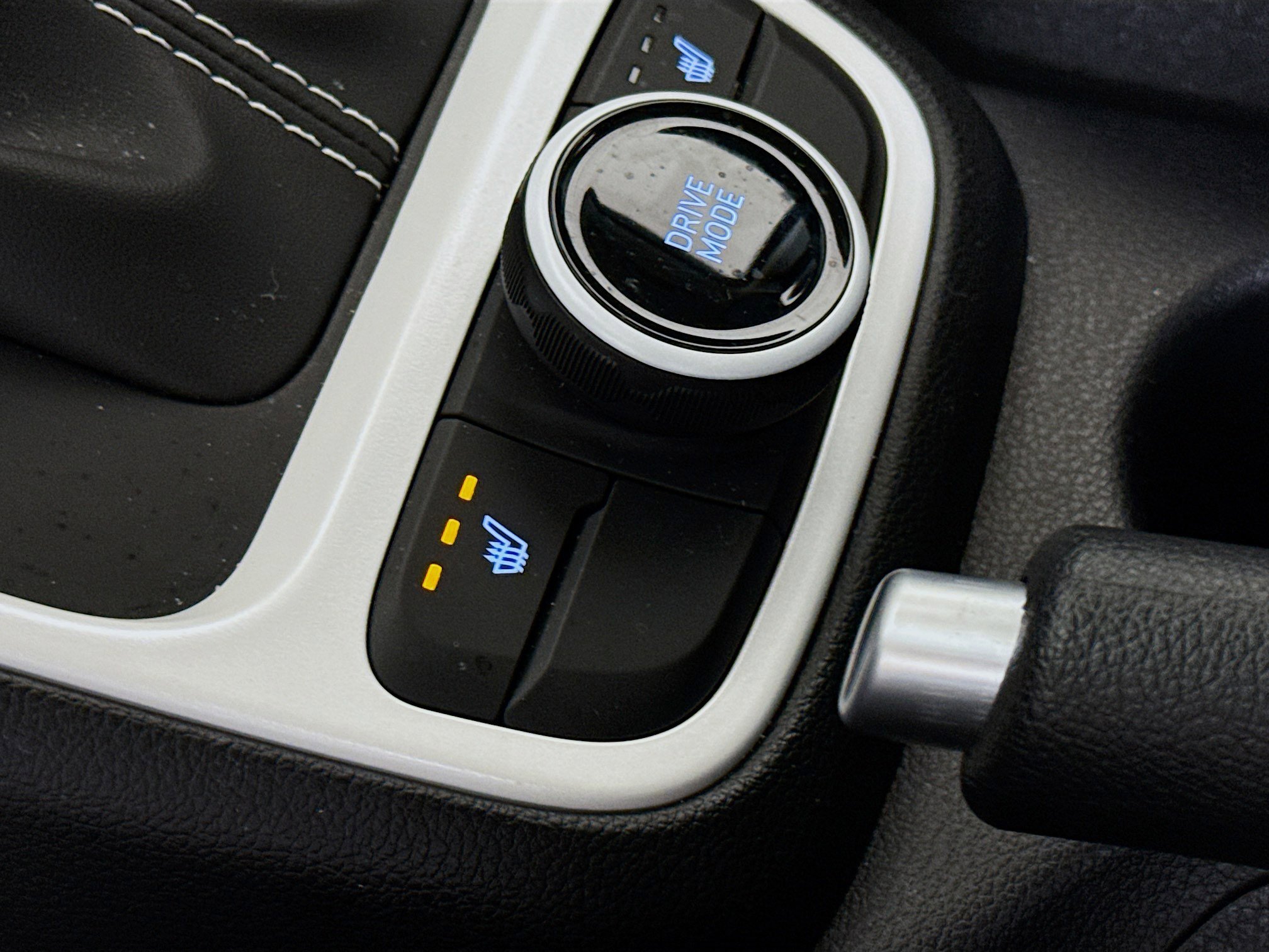 Used 2023 Hyundai Venue Limited image 21