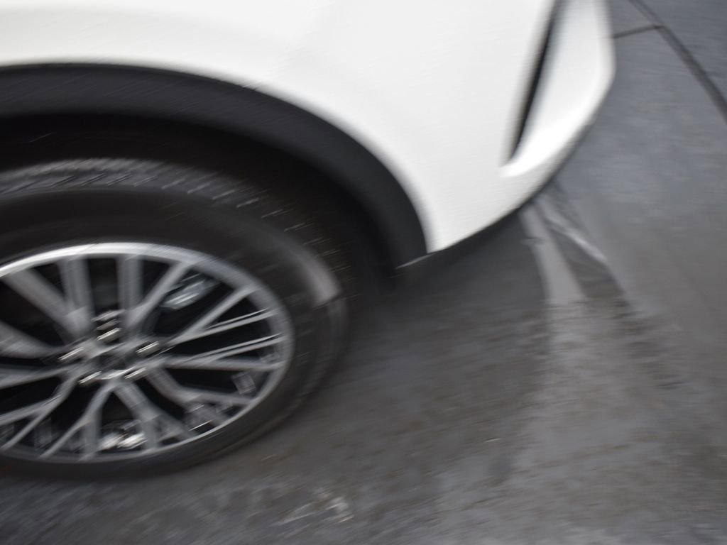 New 2025 Ford Escape SE w/ PHEV Premium Package FWD image 14