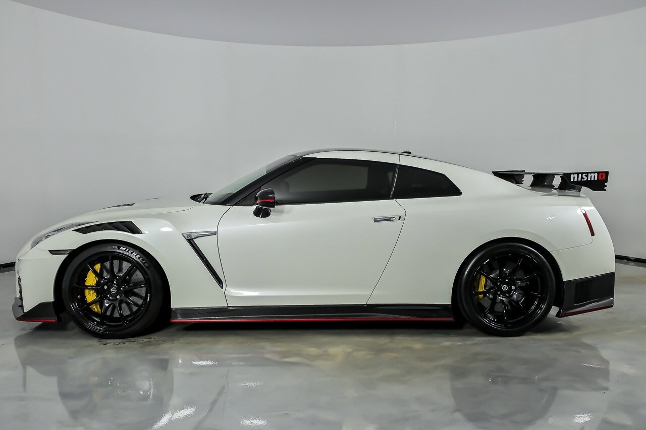 Used 2020 Nissan GT-R NISMO AWD/4WD image 8