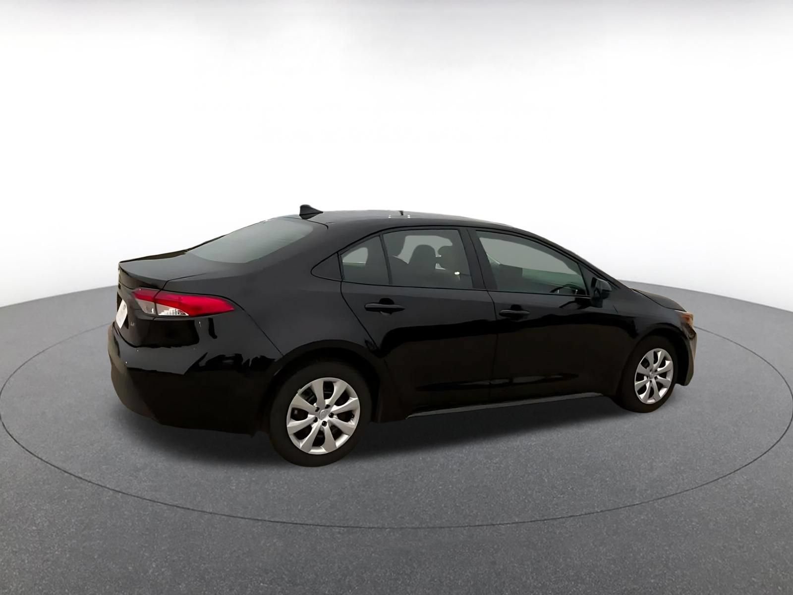 Used 2025 Toyota Corolla LE FWD image 15