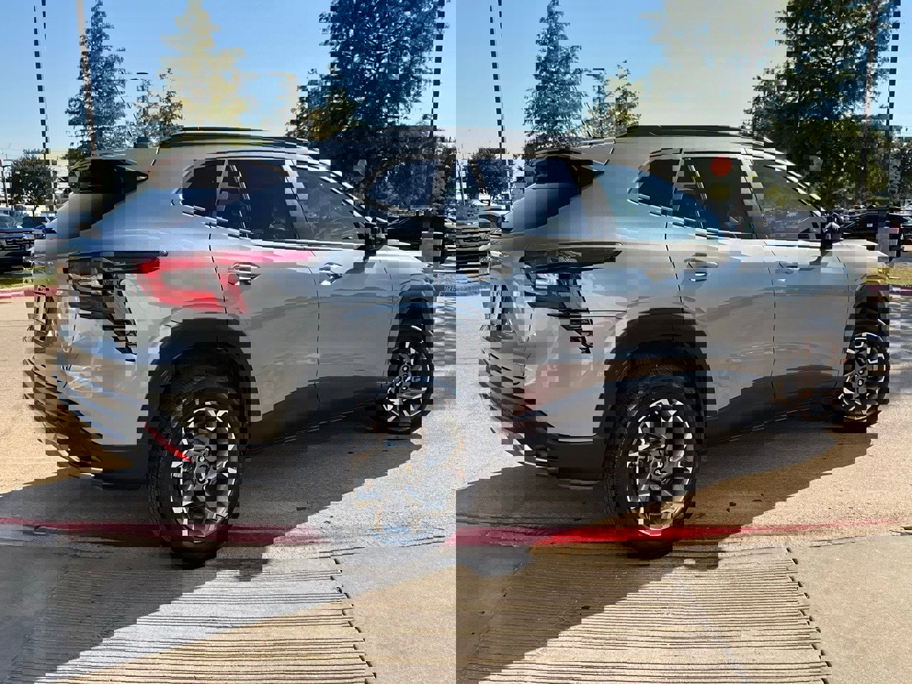 Used 2025 Chevrolet Trax LT image 6