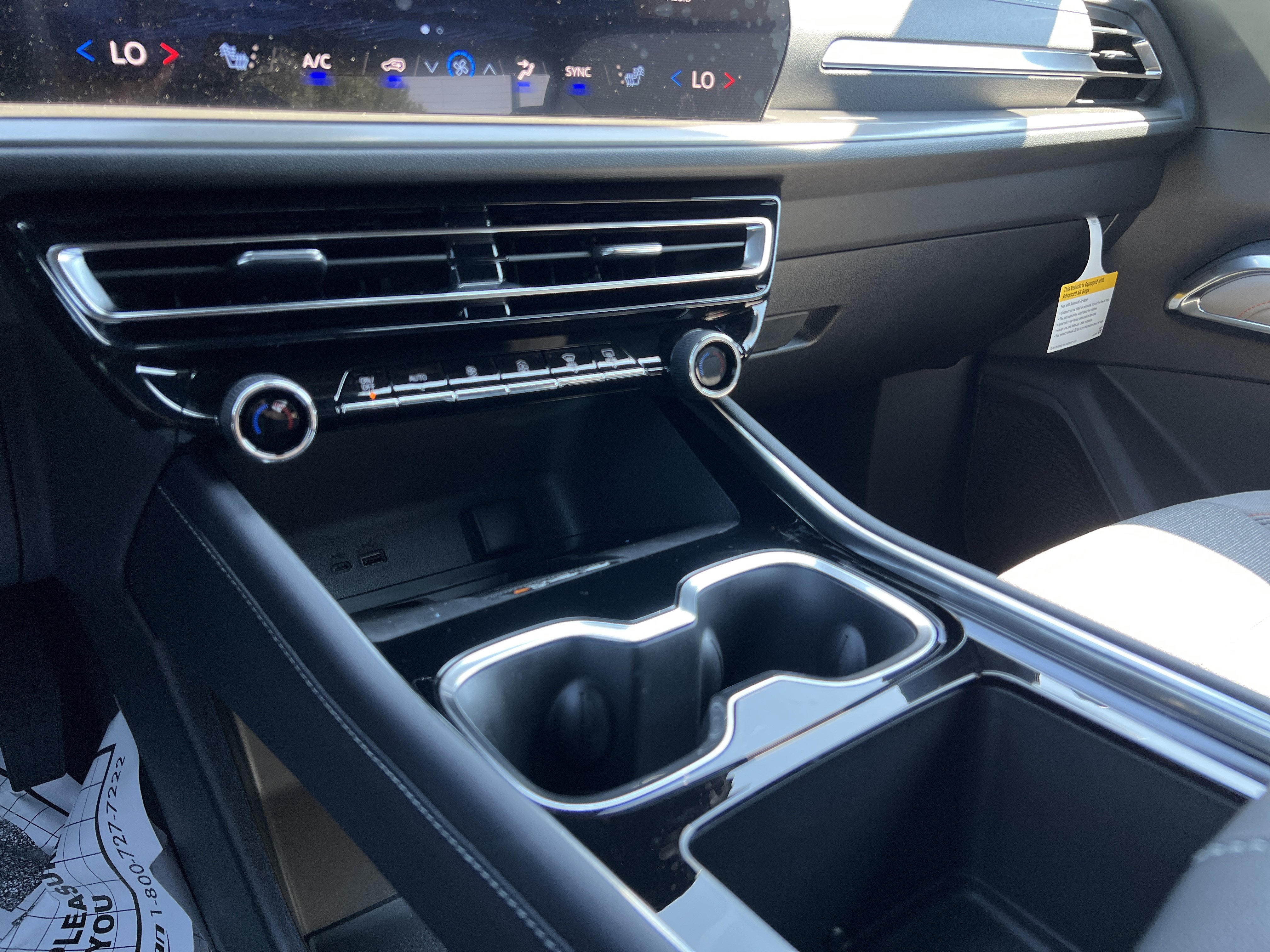 New 2026 Chevrolet Traverse LT w/ Sun and Wheel Package FWD image 27
