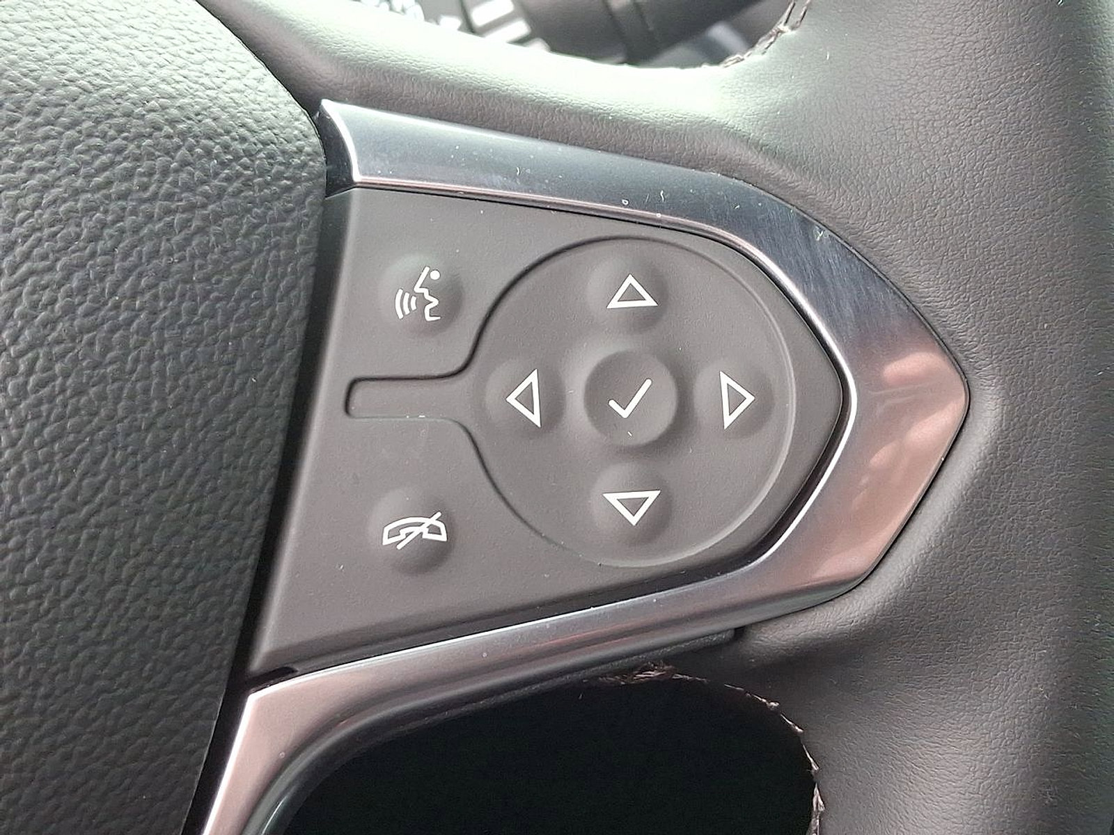 Certified 2023 Chevrolet Traverse LT image 18