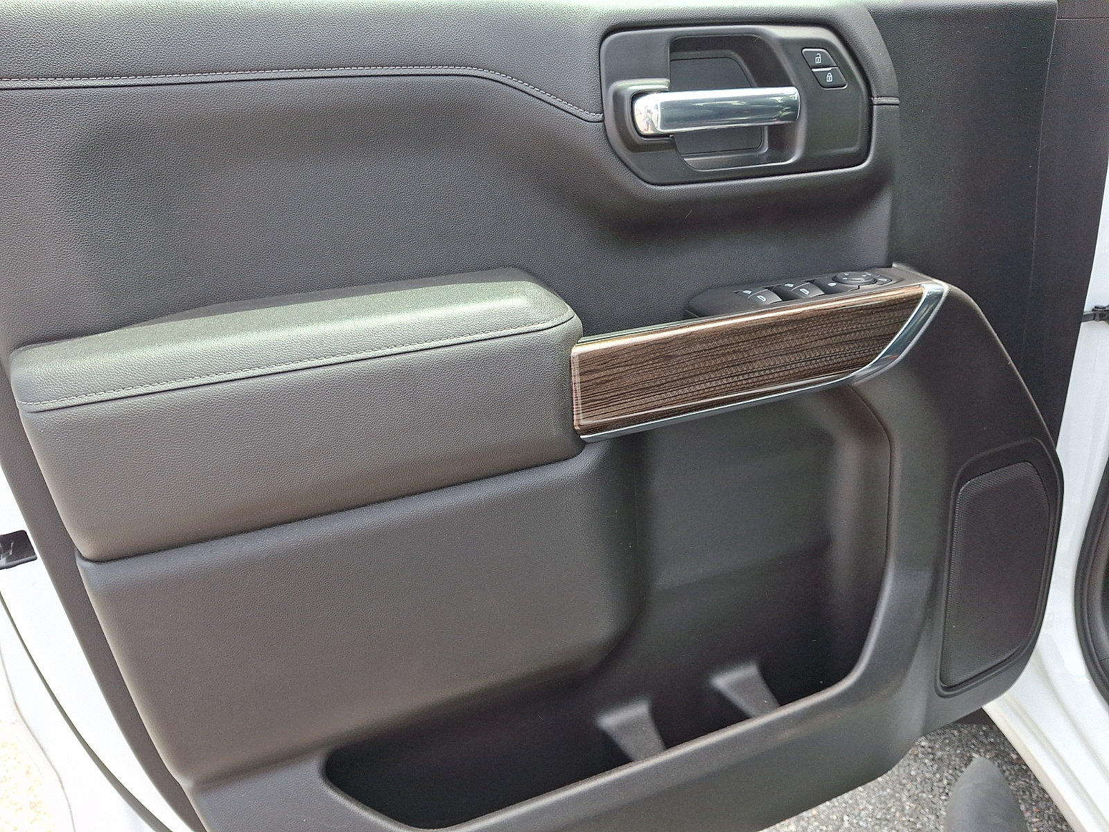 Certified 2020 Chevrolet Silverado 1500 RST w/ All-Star Edition RWD image 12