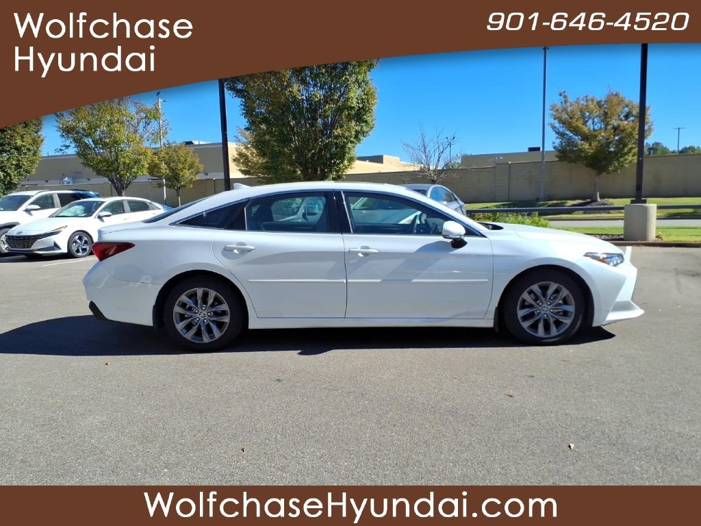 Used 2019 Toyota Avalon XLE w/ Moonroof Package FWD image 6