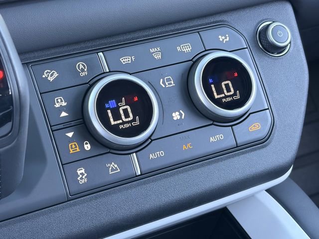 Used 2025 Land Rover Defender 110 X-Dynamic SE image 17