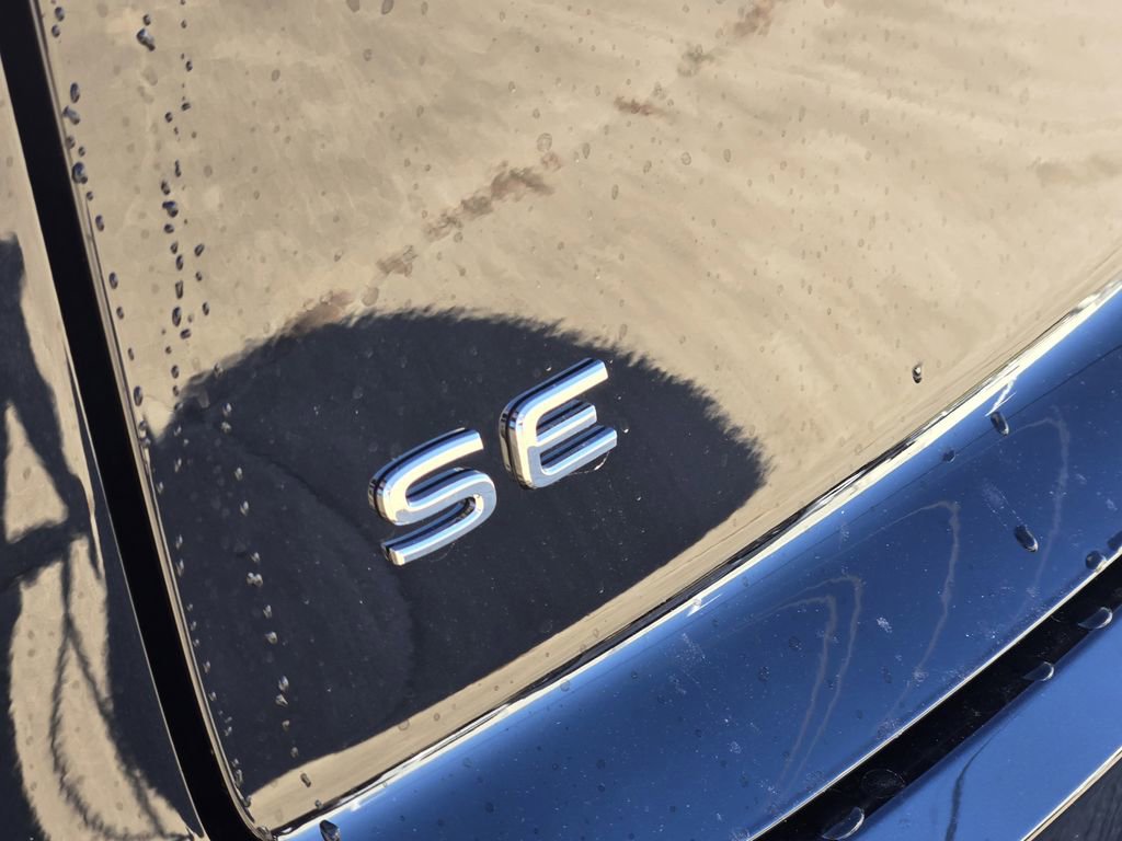 New 2026 Volkswagen Atlas Cross Sport SE image 9