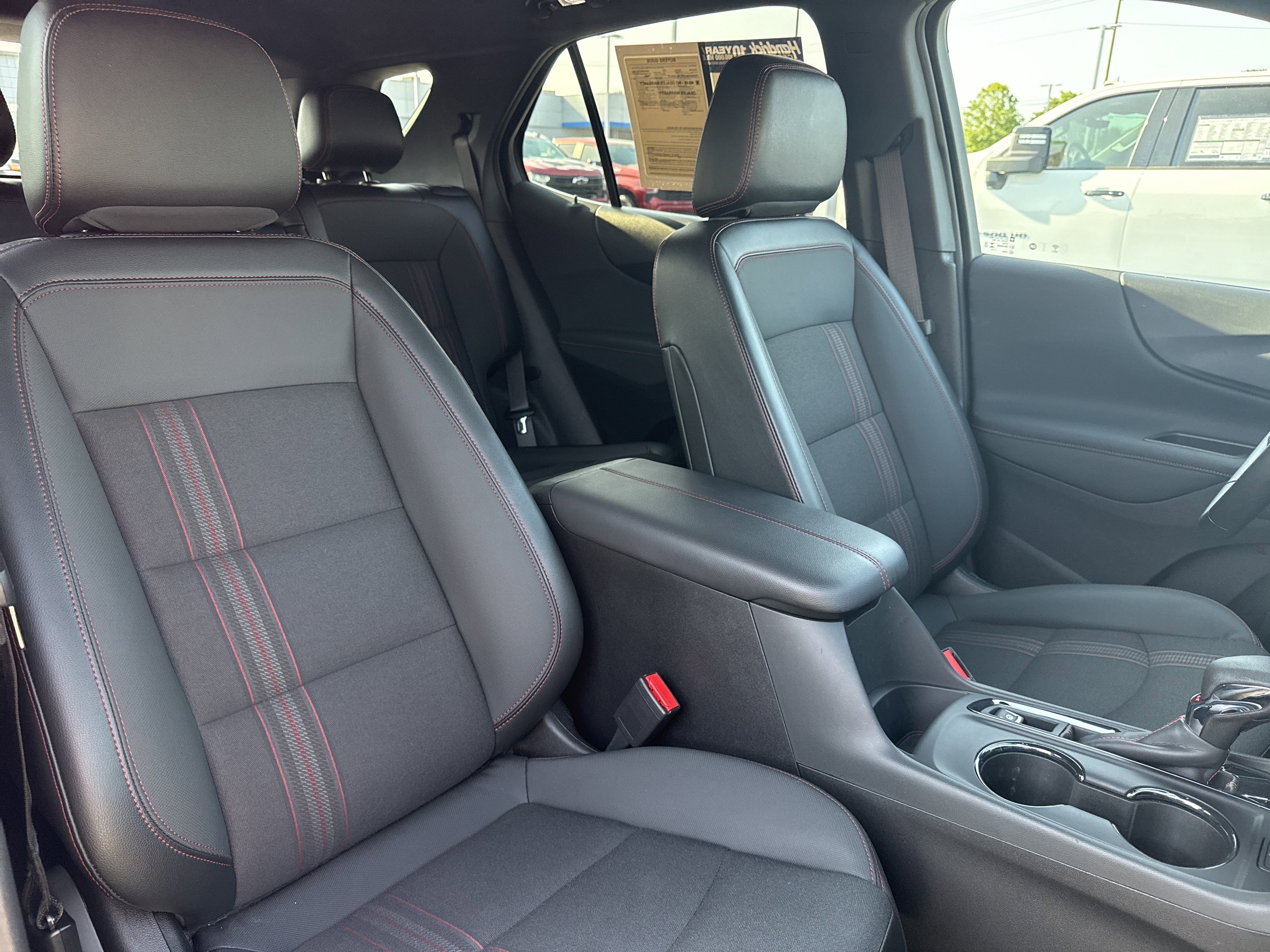 Used 2023 Chevrolet Equinox RS AWD/4WD image 31