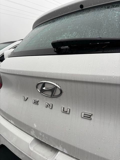 Used 2022 Hyundai Venue SEL image 10