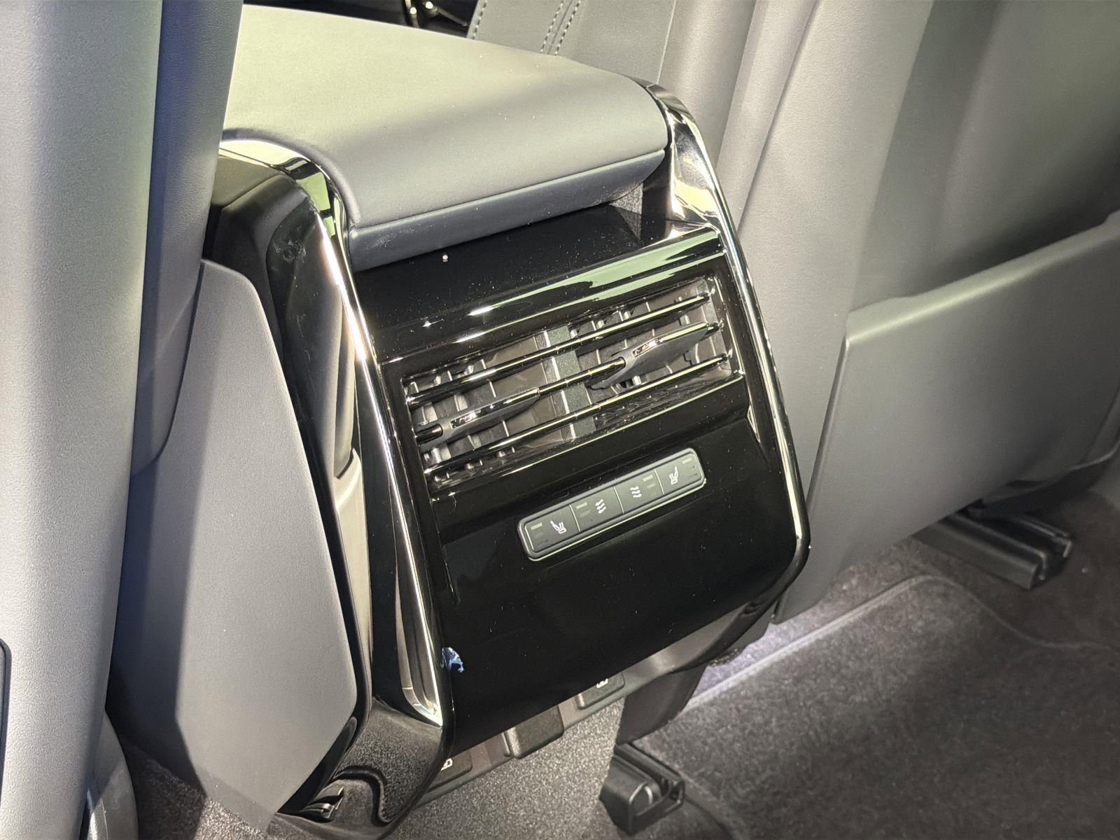 New 2026 Land Rover Range Rover Sport SE image 28