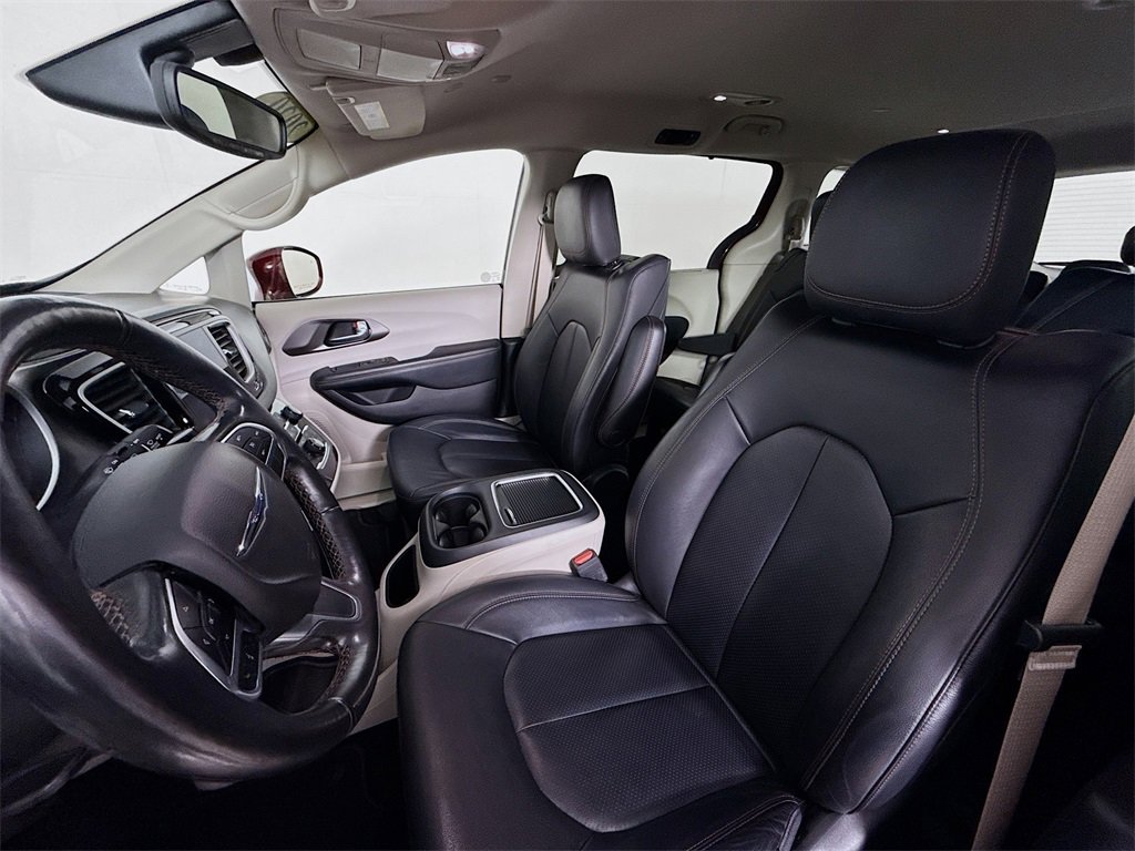 Used 2020 Chrysler Pacifica Touring-L Plus image 6