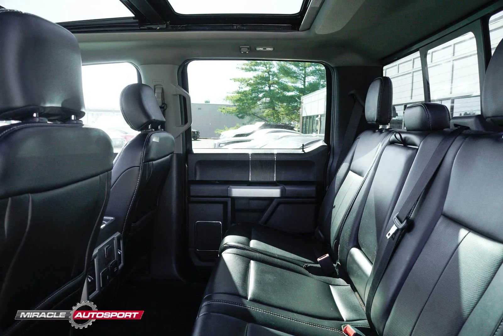 Used 2020 Ford F350 Lariat image 26