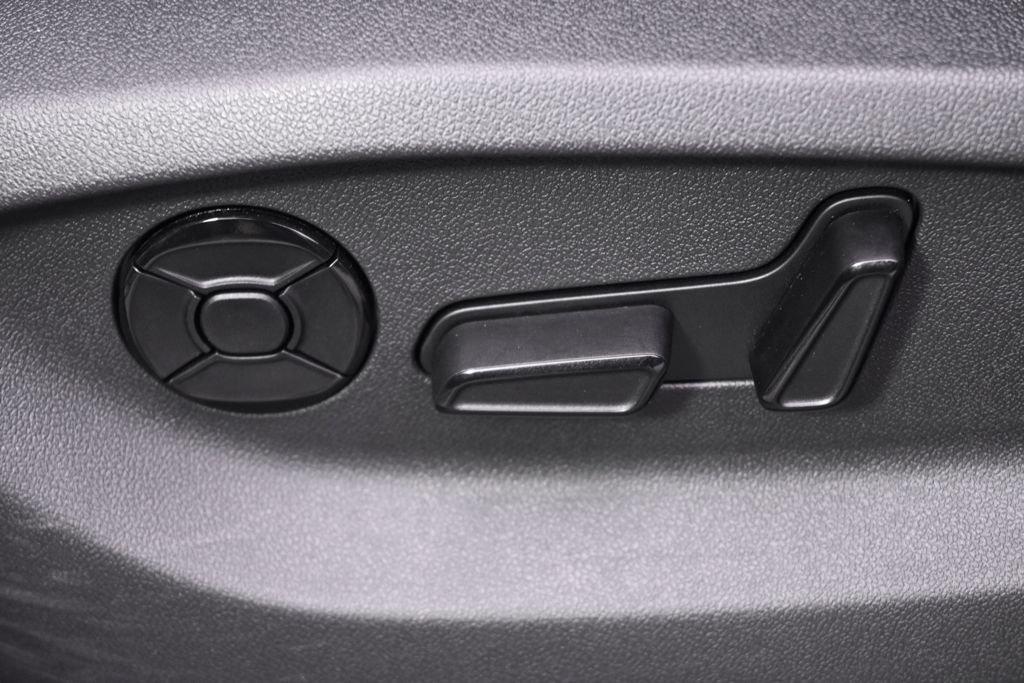 Used 2026 Volkswagen Tiguan SE AWD/4WD image 14