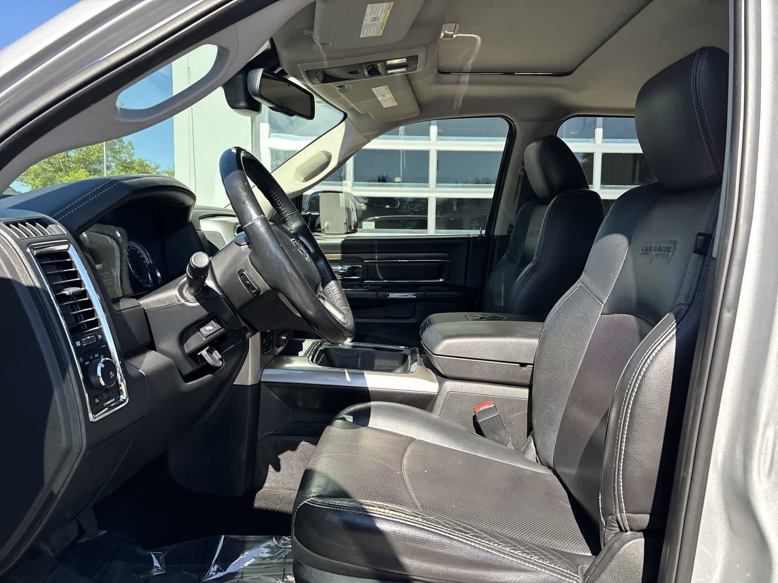 Used 2016 RAM 1500 Laramie w/ Convenience Group AWD/4WD image 10
