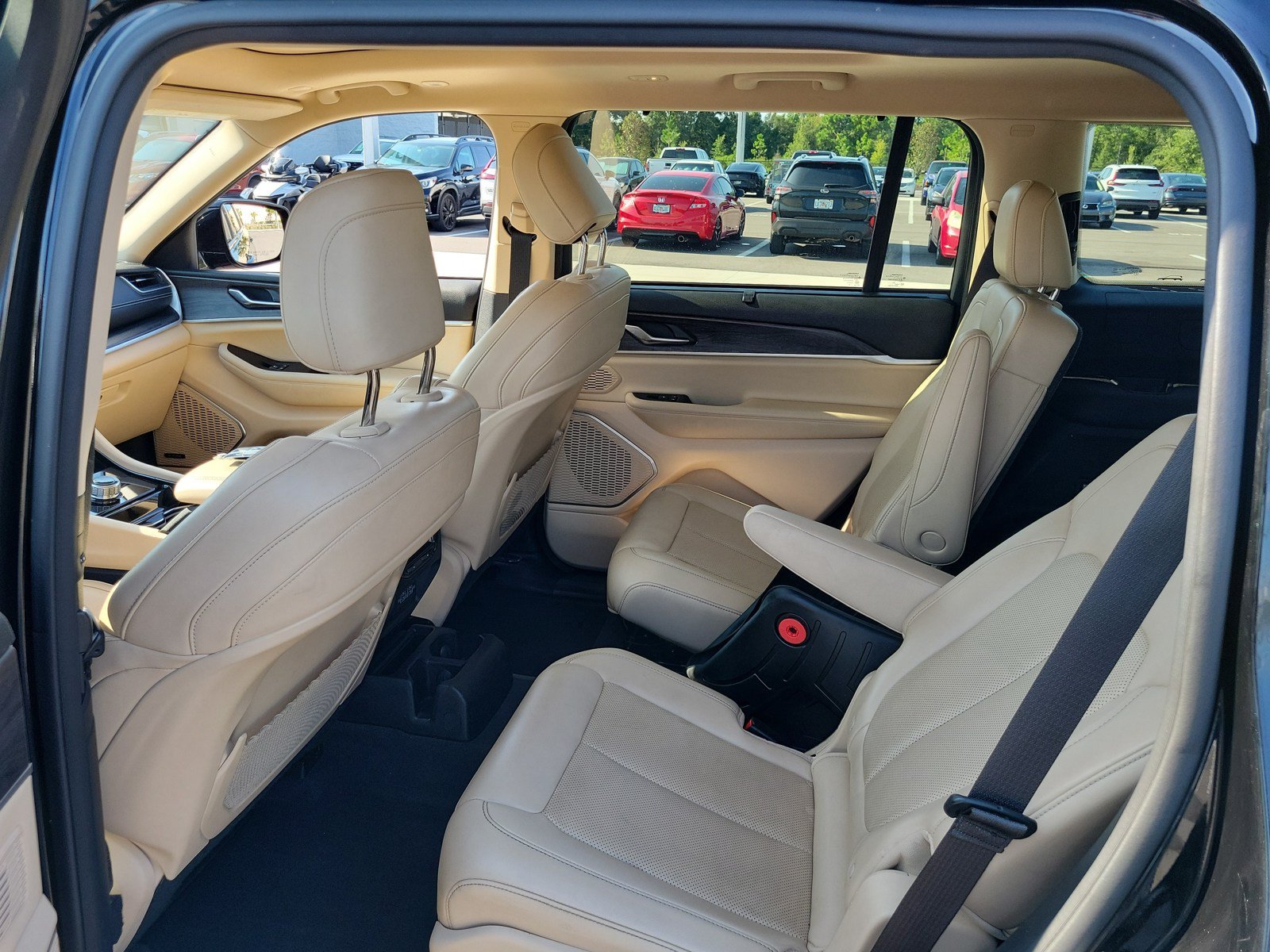 Used 2021 Jeep Grand Cherokee L Limited w/ Luxury Tech Group II AWD/4WD image 27