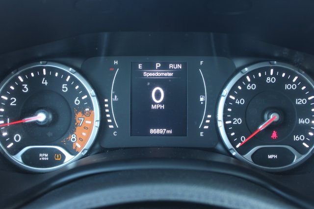 Used 2016 Jeep Renegade Latitude w/ Cold Weather Group FWD image 26