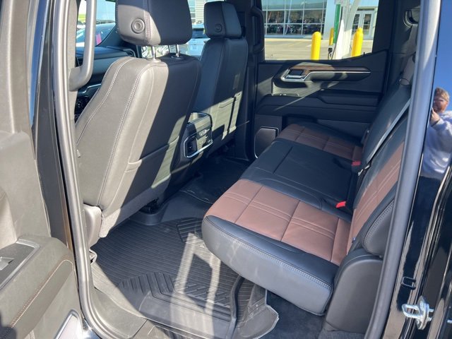 Used 2024 Chevrolet Silverado 1500 High Country w/ Technology Package image 12