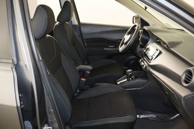 Used 2021 Nissan Kicks S image 19