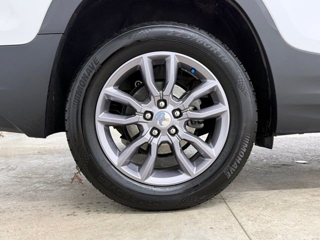 Used 2023 GMC Terrain SLT image 9