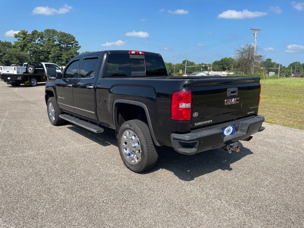 Used 2019 GMC Sierra 2500 Denali AWD/4WD image 3