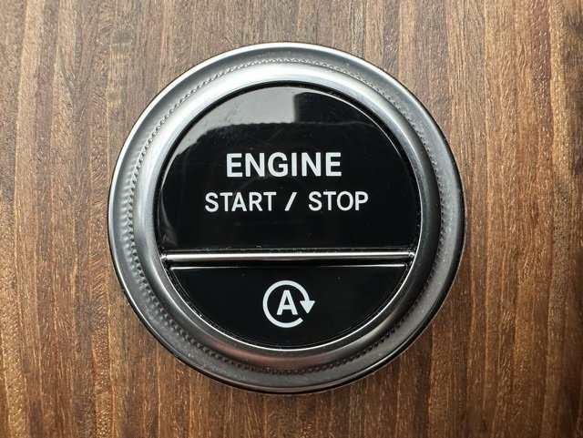 Used 2023 Mercedes-Benz C 300 4MATIC Sedan image 23