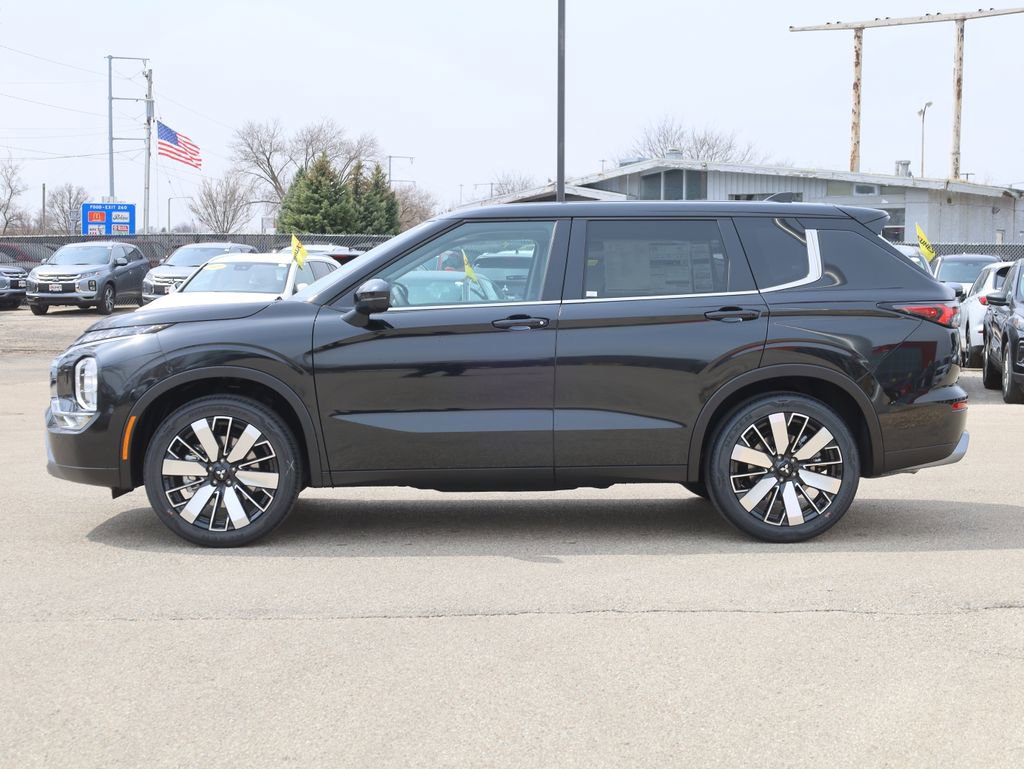 New 2025 Mitsubishi Outlander SE image 6