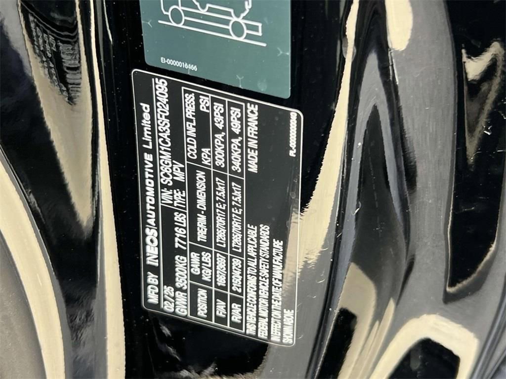 Used 2025 INEOS Grenadier Base image 19